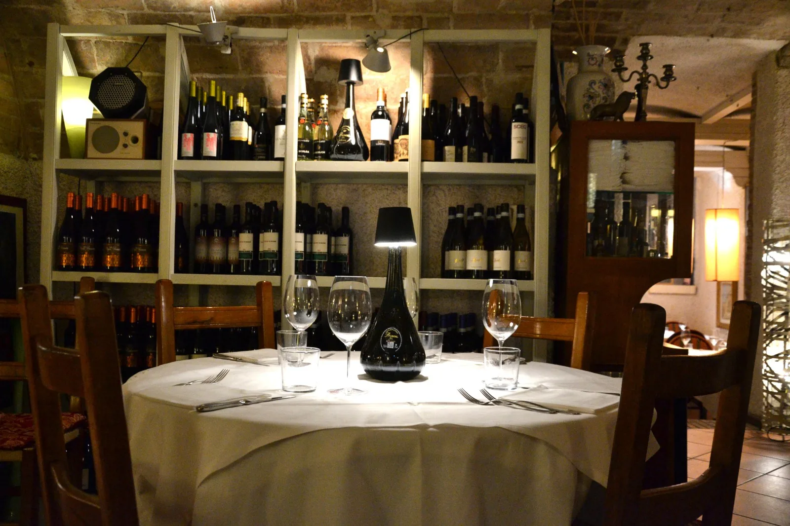 Cantina a volta — le bottiglie