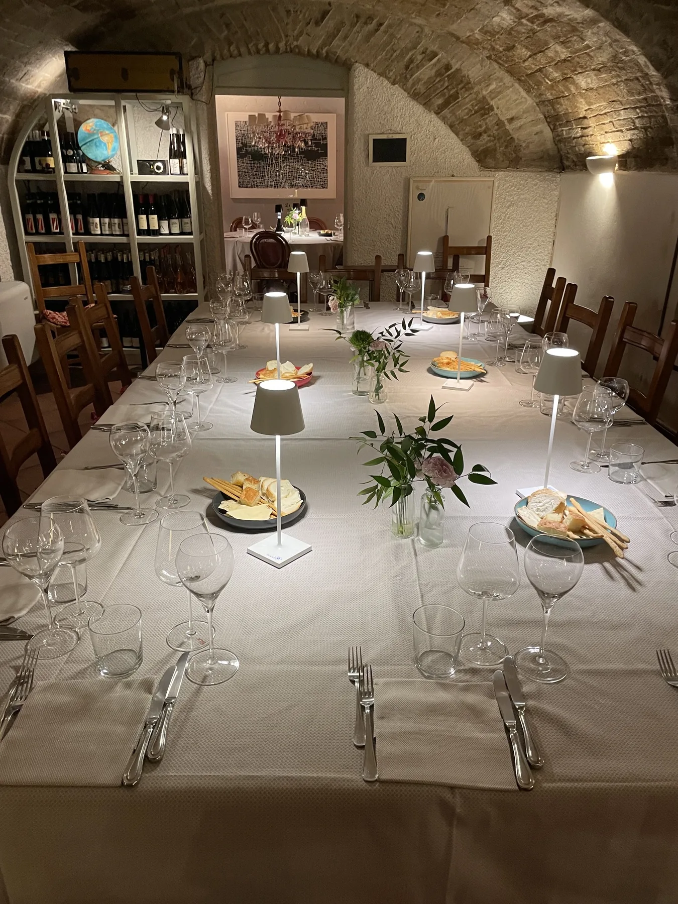 la tavolata sotto le volte